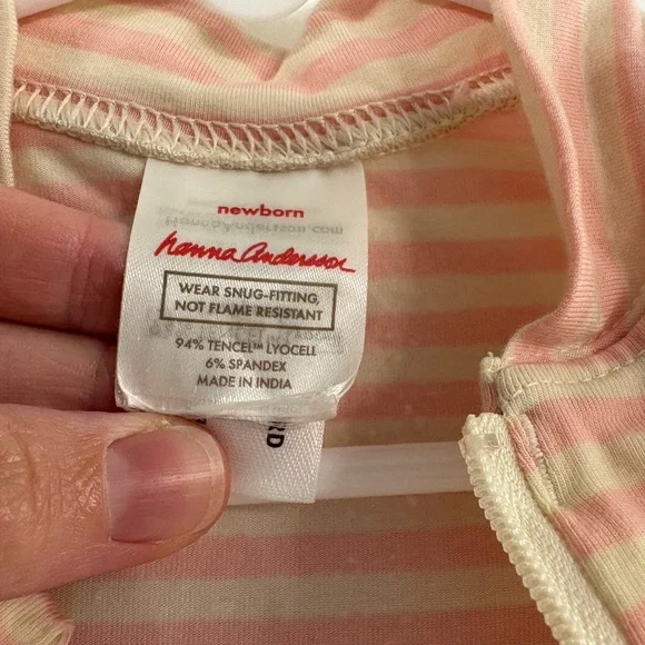 Hanna Andersson HannaSoft Convertable Footie in Ecru/Blush Pink w/matching hat - Picture 9 of 11